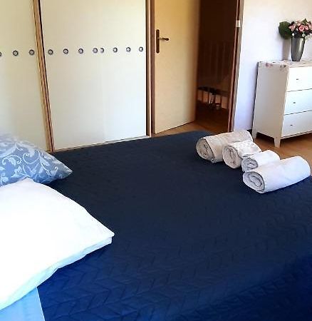 Chez Josie, Chambre 18Mcarre Dans Une Longere Normande Francheville  Exteriör bild